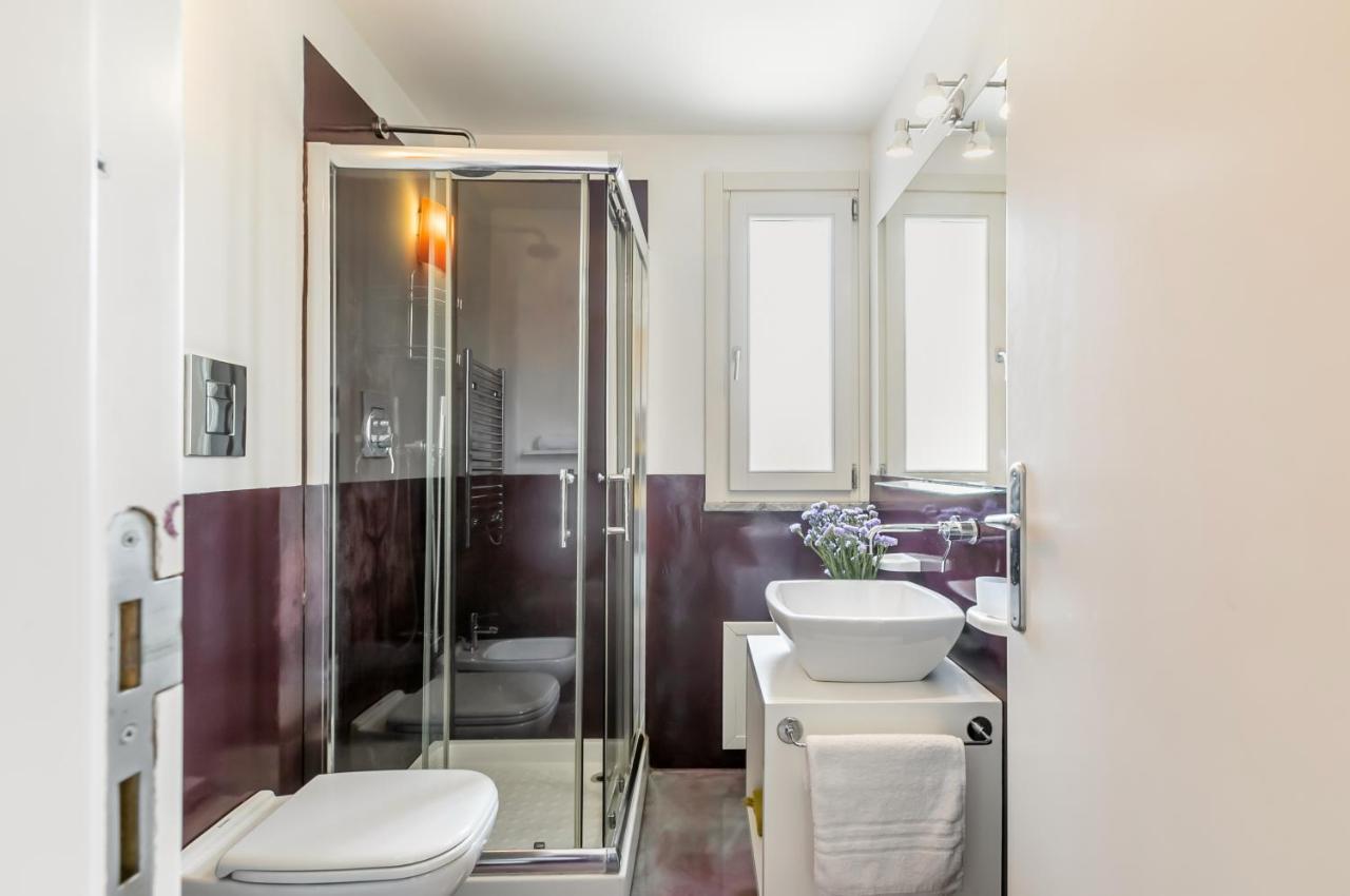 Modern With Swimming Pool Apartment *